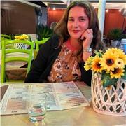 Sono Valeria e ho 32 anni, alle spalle 6 anni di doposcuola e una laurea in lingue. Ho seguito ragazzini di scuola primaria e secondaria di entrambi i gradi in tutte le discipline! Ho svolto anche lezioni individuali di inglese e materie umanistiche. Ho f